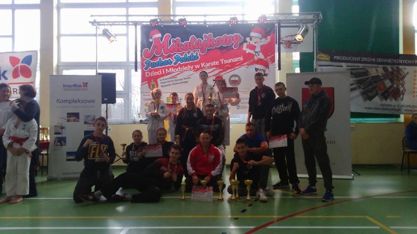 Sukces reprezentantów LO ABIS z Włocławka i klubu Academy Martial Arts w zawodach Mikołajkowego Pucharu Polski Karate