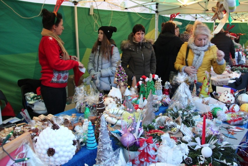 Dąbrowski Jarmark Świąteczny 2019 na placu Wolności [ZDJĘCIA]