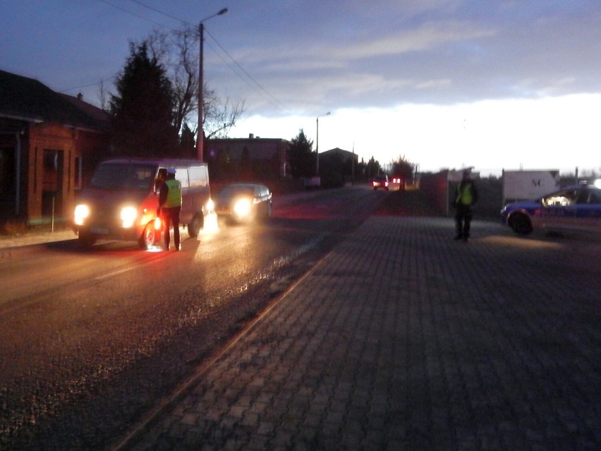 „Trzeźwy poranek” na drogach powiatu radziejowskiego. Ponad 400 kontroli [zdjęcia]