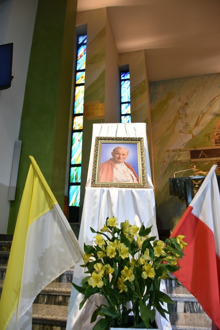 Marsz w 18. rocznicę śmierci Jana Pawła II przeszedł ulicami...