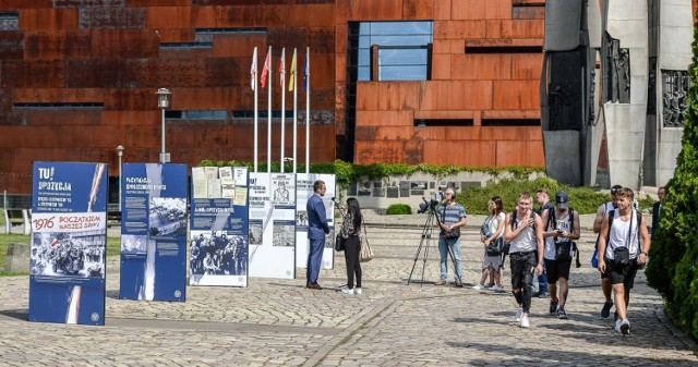 "Tu rodziła się opozycja. Między czerwcem ’76 a sierpniem ’80”. Otwarcie wystawy przygotowanej przez IPN na placu Solidarności w Gdańsku.