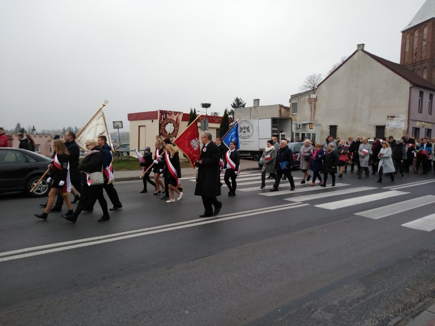 Święto Niepodległości w Gardei. Przy Urzędzie Gminy odsłonięto pamiątkową tablicę [ZDJĘCIA]