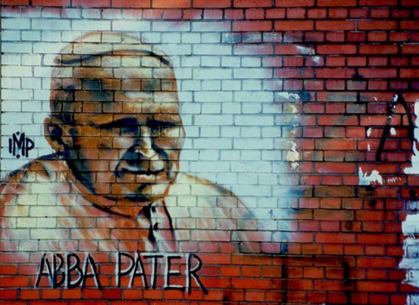 Z okazji 100 rocznicy urodzin Jana Pawła II zebraliśmy najciekawsze murale z papieżem Polakiem. Zobacz zdjęcia!