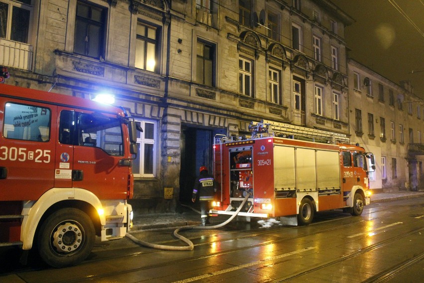Pożar na Kilińskiego w Łodzi. Kobieta walczy o życie