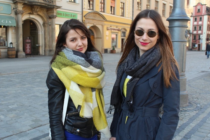 Przyjaciółki Weronika (20 lat) i Sonia (20 lat) na dobór...