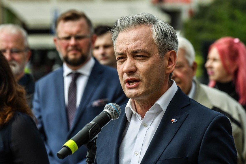 Wybory prezydenckie 2020. Robert Biedroń: Oferuję inną Polskę, niż prawicowy Trzaskowski i prawicowy Duda