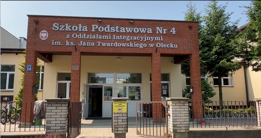Egzaminy ósmoklasisty w Szkole Podstawowej Nr 4 z Oddziałami Integracyjnymi im. ks. Jana Twardowskiego w Olecku