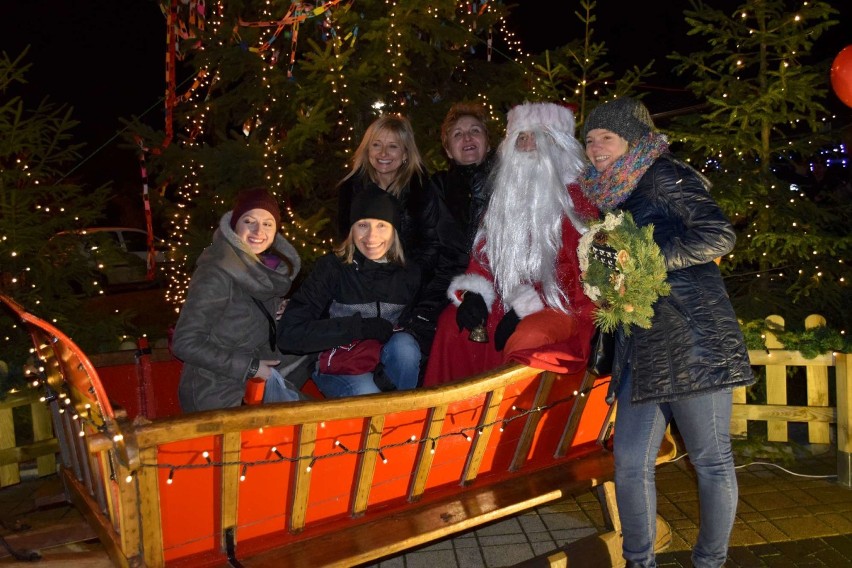 Jarmark Świąteczny w Sierakowie na miejskim targowisku