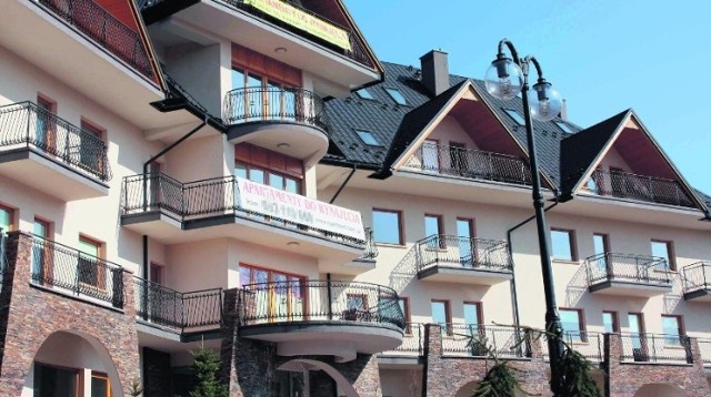 Mieszkanie w Zakopanem można wykorzystać na wakacyjne miejsce wypoczynku lub apartament pod wynajem. Ceny mieszkań są wysokie, bo popyt na taki rarytas jest duży.