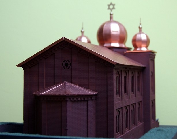 Ten piękny model wireckiej synagogi wykonał Jan Kołodziej