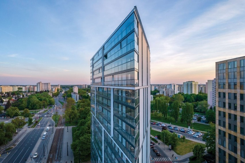 W Warszawie powstało 200 apartamentów na wynajem długoterminowy. Są w pełni wyposażone i z garażem. Ile kosztuje czynsz?