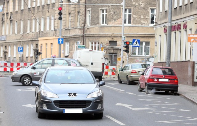 Problemy w centrum Szczecina: Korki i zagubieni kierowcy. Policja ma zastrzeżenia