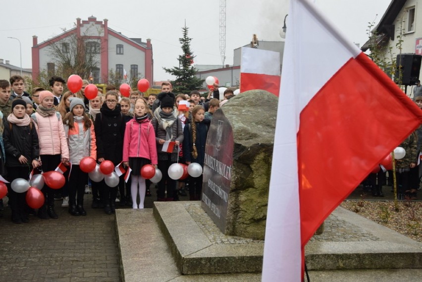 Debrzno. Uczniowie szkoły w Debrznie świętowali stulecie odzyskania niepodległości