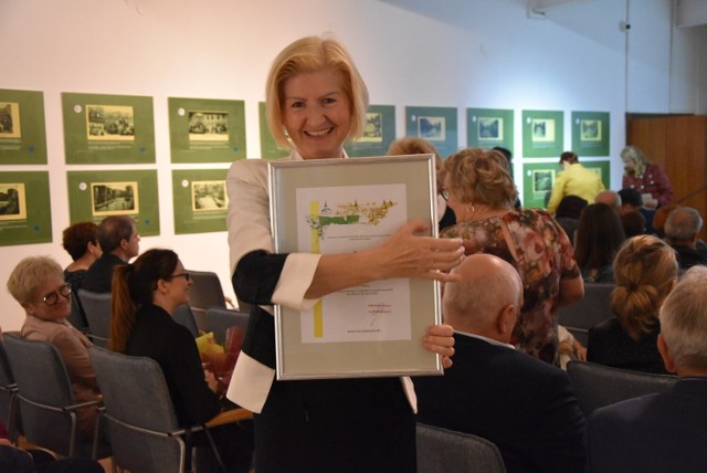 Lidia Kurzawa została wyróżniona przez Prezydenta Miasta Zielona Góra. Jest w klubie Kiwanis Zielona Góra Adsum od 1997 roku