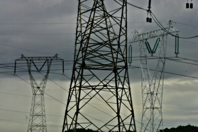 Brak prądu w powiecie gnieźnieńskim: Trwa usuwanie awarii