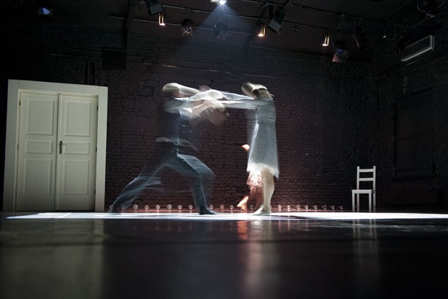 Pochodząca z Czech grupa Spitfire Company jest artystyczną platformą fizycznego i wizualnego teatru tańca. Fot. Andrzej Hajdasz