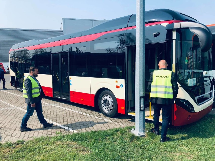 Nowe autobusy dla Leszna są już niemal gotowe we wrocławskiej fabryce