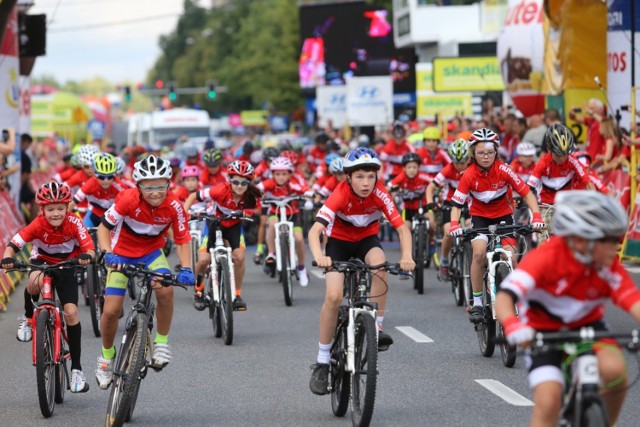 Pytanie 1: Czy przy okazji Tour de Pologne odbędzie się wyścig dla dzieci?

Odpowiedź: Tak.
 
W tym roku odbędzie się Tour de Pologne Junior.  Chętnych do startu było wielu. Limit zgłoszeń został wyczerpany bardzo szybko - informują organizatorzy.

Zawody odbędą się w Katowicach, Zabrzu, Bielsku-Białej i w Krakowie. Szczegóły pod tym adresem: tourdepolognejunior.pl

Zobacz kolejne zdjęcia. Przesuwaj zdjęcia w prawo - naciśnij strzałkę lub przycisk NASTĘPNE