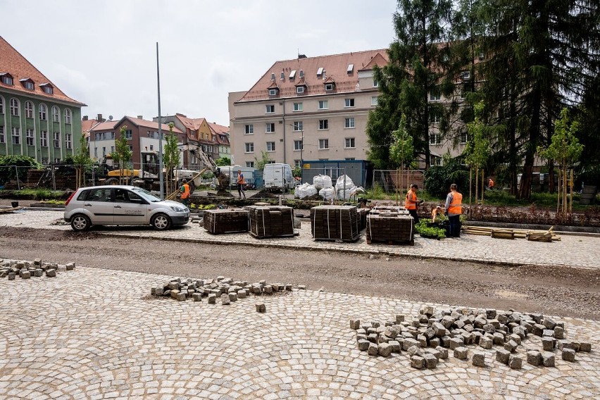 Wałbrzych: Intensywne prace na Placu Powstańców Warszawy (ZDJĘCIA)