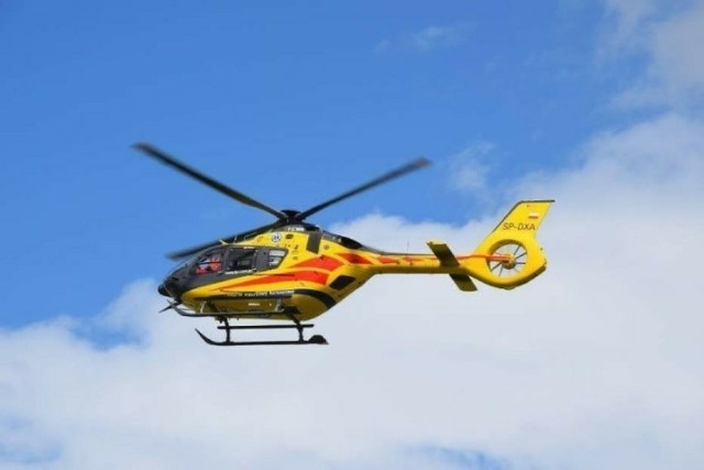 Poszkodowany w wypadku w Kąpielach Wielkich został zabrany przez helikopter LPR do szpitala