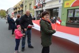 Człuchów. Święto flagi - stumetrową flagę rozwinięto wzdłuż "deptaka" ZDJĘCIA część 2