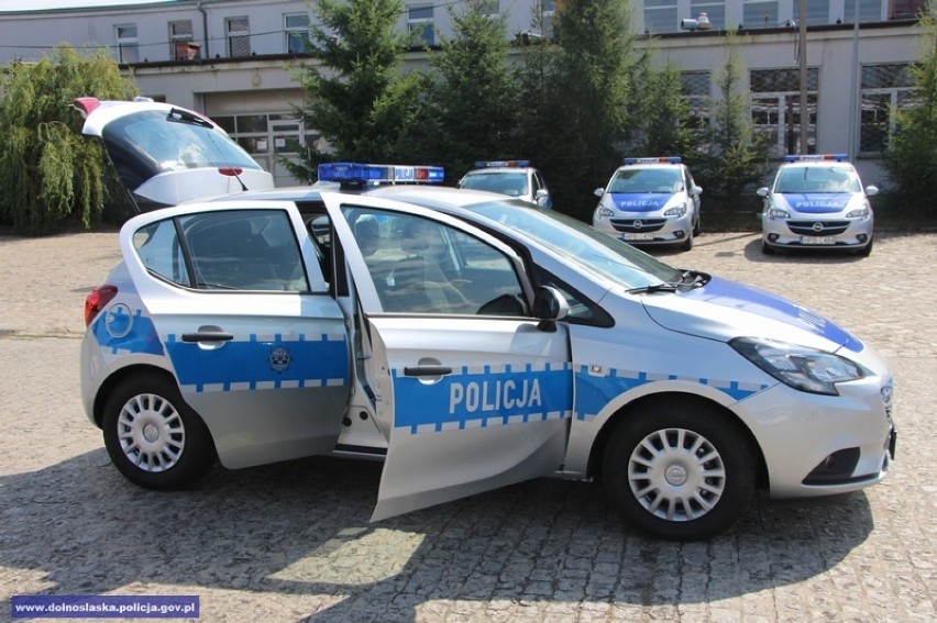 Nowe radiowozy dolnośląskiej policji