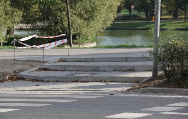 Pochylnia dla niepełnosprawnych już niebawem obok kładki