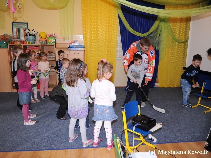 JKH GKS Jastrzębie: Hokeiści z wizytą u przedszkolaków