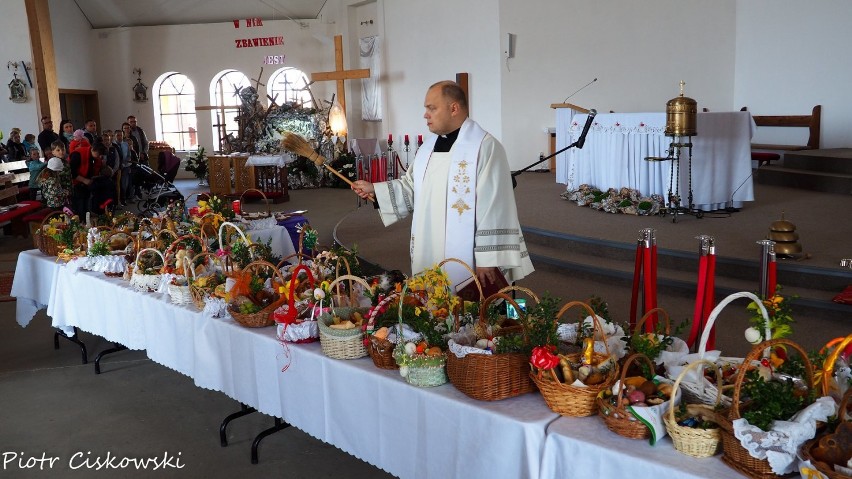 Święcenie pokarmów w Parafii pw. Miłosierdzia Bożego w Chłapowie (Wielkanoc 2019)