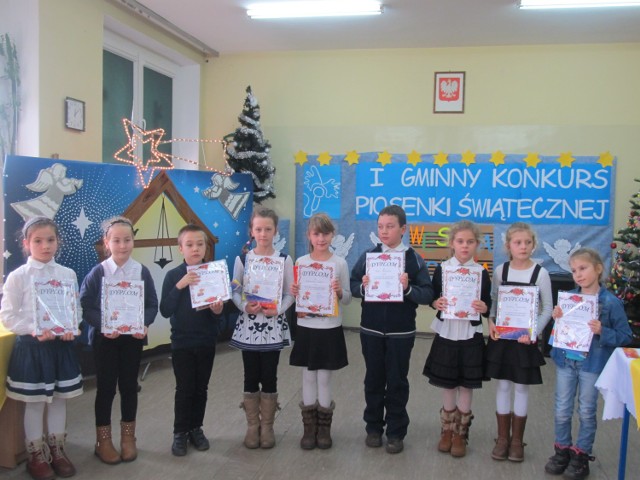 Uczniowie klas I - III z gminy Książ Wlkp. wzięli udział w  Konkursie Piosenki Świątecznej.