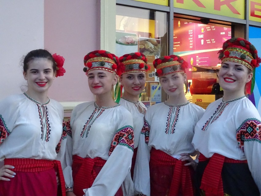 Ukraińcy zaśpiewali i zatańczyli w Książu