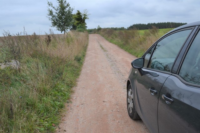 W Nowym Jasińcu mamy cztery drogi gminne. Ani metra asfaltu. Na drogę asfaltową możemy oddać budżet sołecki z 10 lat...