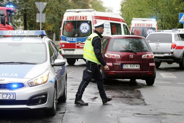 Zderzenie dwóch aut w Koronowie. Jedna osoba w szpitalu