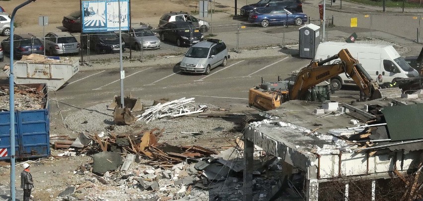 Legnicki McDonald’s przy ulicy Wrocławskiej jest wyburzany, zobaczcie aktualne zdjęcia