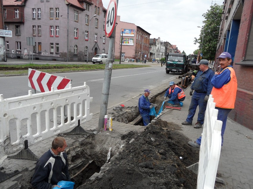 ChŚPWiK kładzie nowy wodociąg wzdłuż ul. Chorzowskiej w...