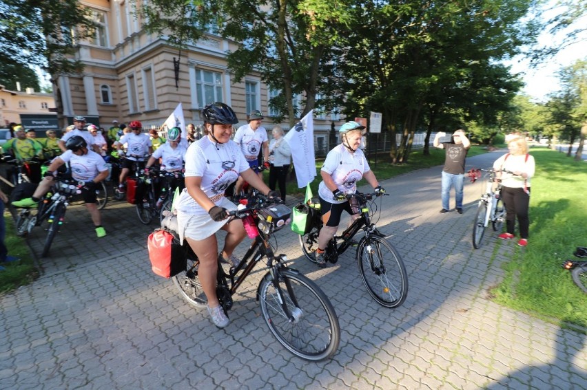 Rowerzyści jadą do Zakopanego w ramach obchodzonego w tym...