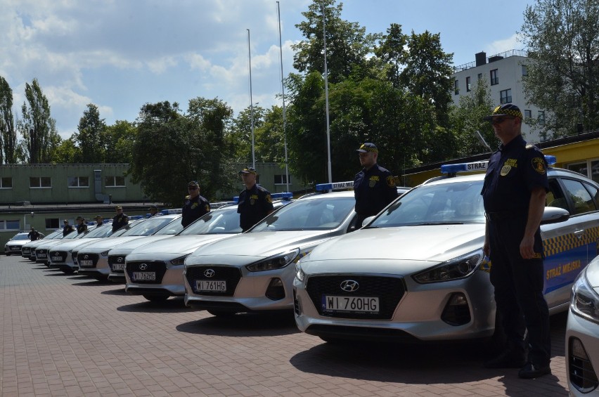 Nowe samochody dla Straży Miejskiej. 40 nowych pojazdów wyjedzie na ulice Warszawy