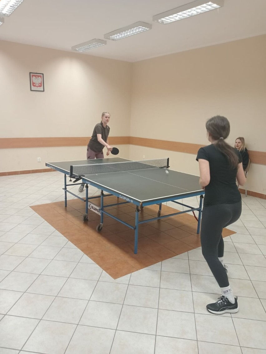 Karolina Prech i Mateusz Jankowski zwycięzcami turnieju tenisa stołowego w Sokołowie. 