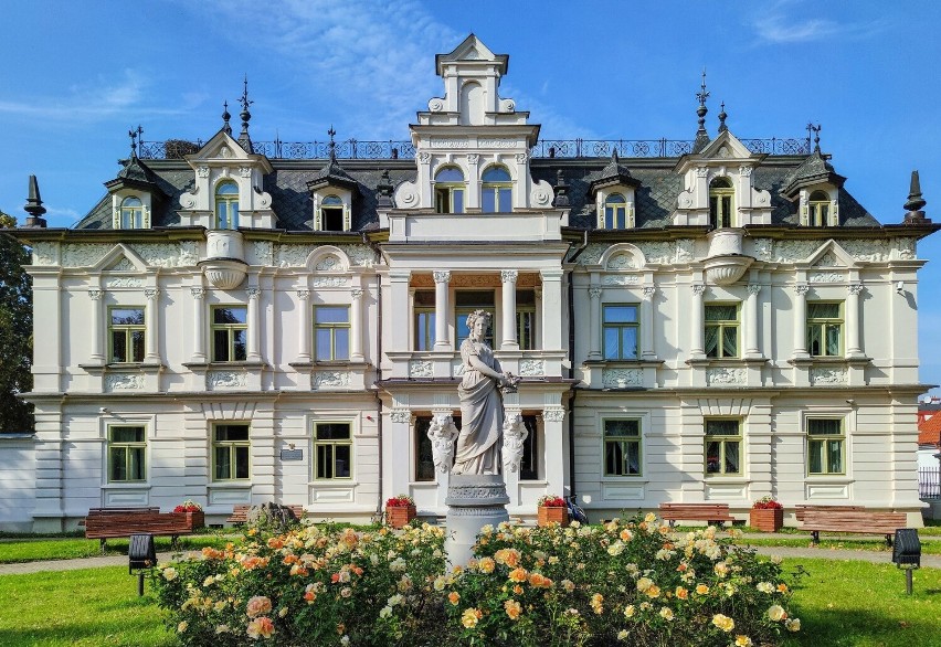 Pałac Buchholtzów w Supraślu powstał z miłości, kiedy Adolf...