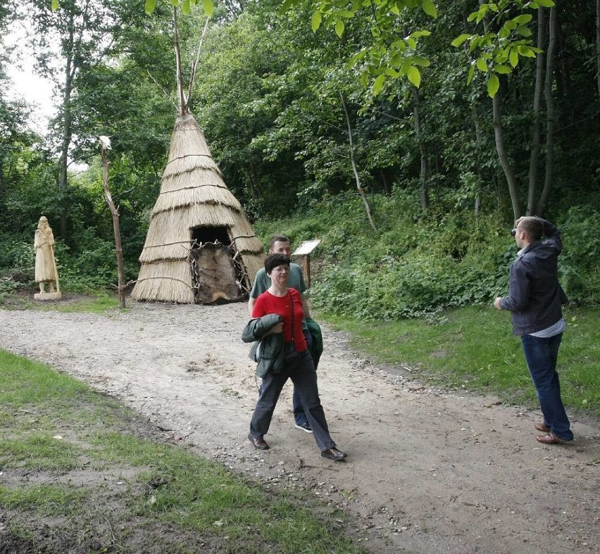 Osada owców Fok, Rzcuewo zaprasza