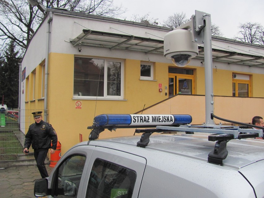 Kalisz: Strażnicy miejscy z kamerą na dachu będą łapać wandali i chuliganów. ZDJĘCIA
