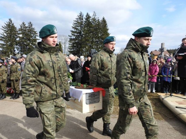10 żołnierzy ekshumowanych w listopadzie ubiegłego roku zostało uroczyście pochowanych