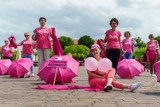 Badamy nie tylko mamy - akcja amazonek na rzecz profilaktyki raka piersi w Tomaszowie ZDJĘCIA
