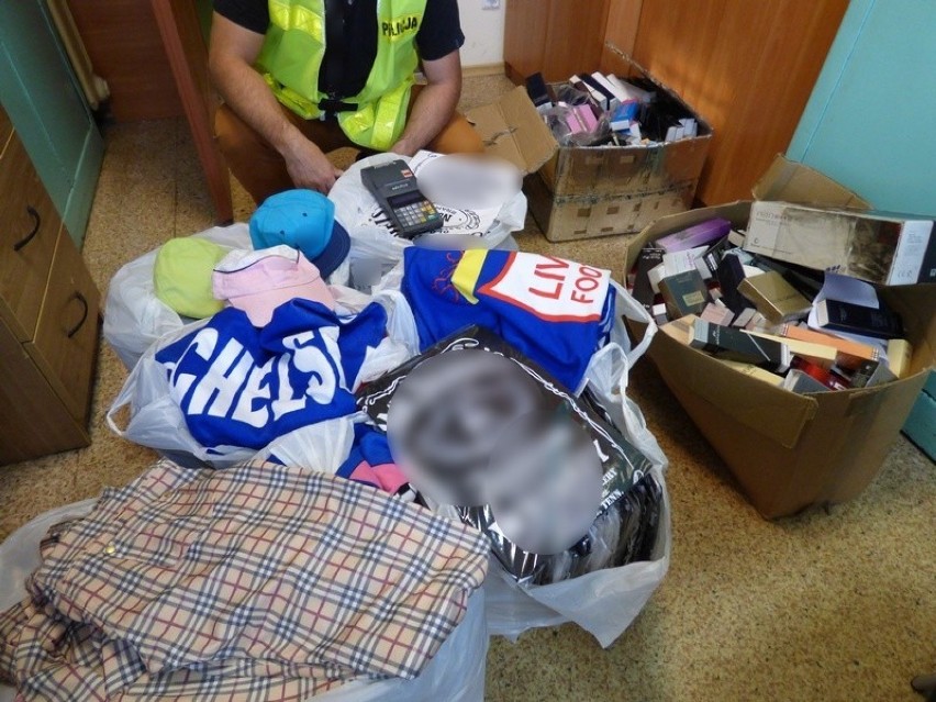 Policjanci zabezpieczyli kradzioną odzież w Łebie
