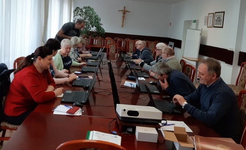 Gmina Koźminek zakończyła realizację projektu w ramach Programu Operacyjnego Polska Cyfrowa ZDJĘCIA