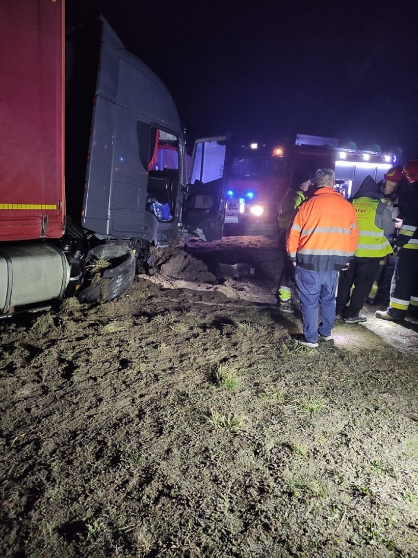 Zderzenie ciężarówek na autostradzie A1 między Włocławkiem,...