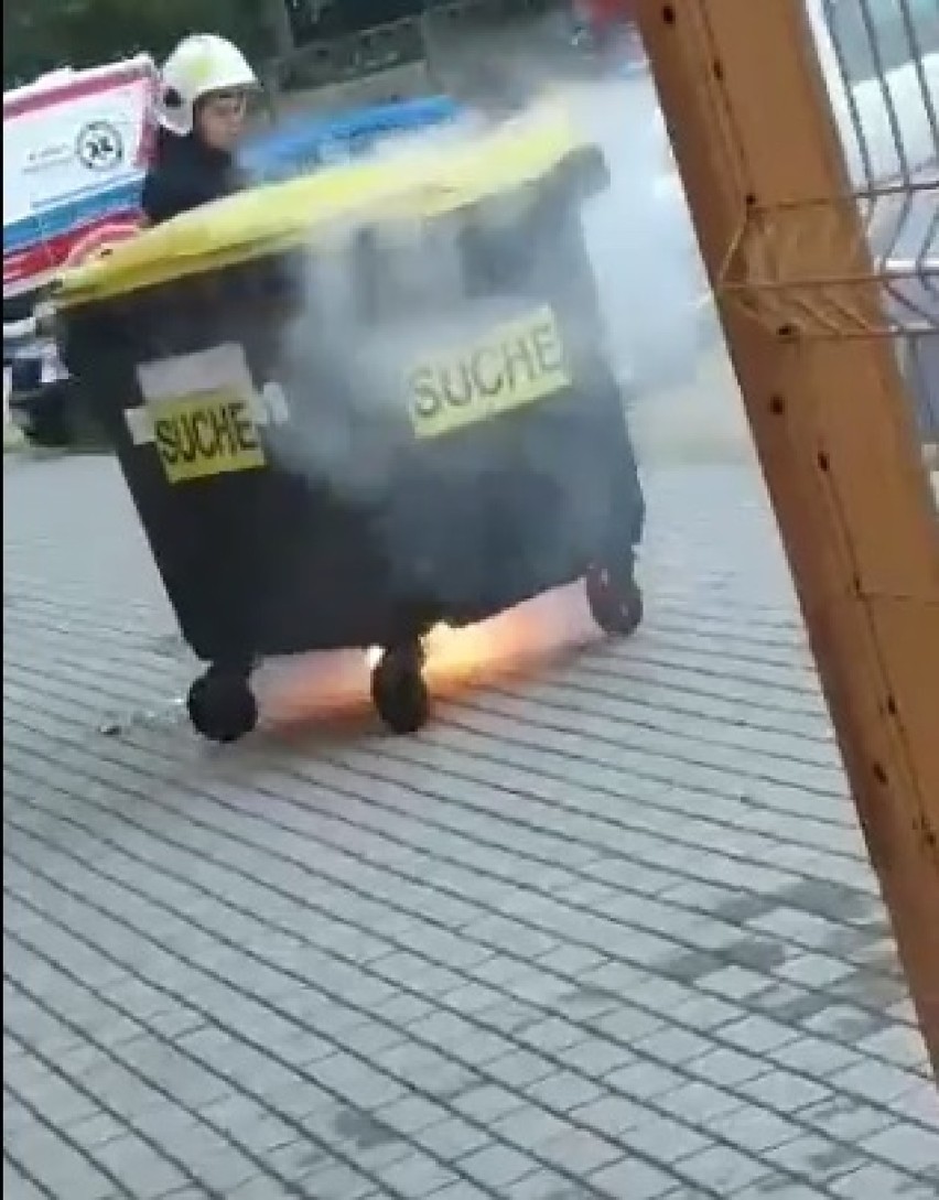 Pożar Pepco w Działoszynie. Policja zatrzymała podejrzanego o to i dwa inne podpalenia ZDJĘCIA,FILM