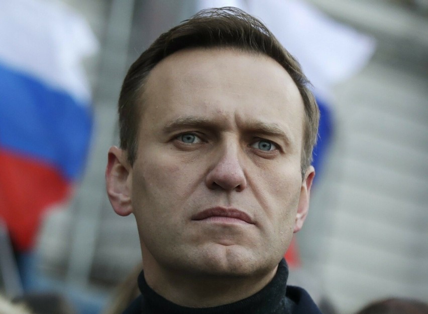 „Rządzący wiedzieli, że tak długo, jak Nawalny żyje, jest dla nich zagrożeniem” - rozmowa z Jurijem Felsztinskim