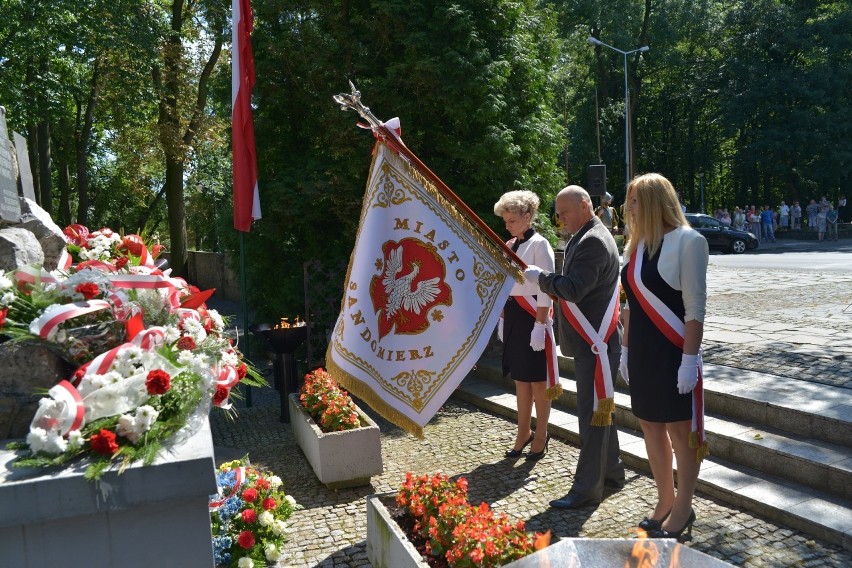 Hołd dla żołnierzy - święto Wojska Polskiego w Sandomierzu (ZDJĘCIA)