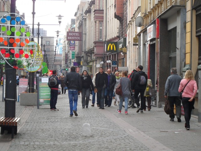 Czy w Bytomiu reklam w przestrzeni jest za dużo? Mieszkańcy miasta mogą się w tym temacie wypowiedzieć.